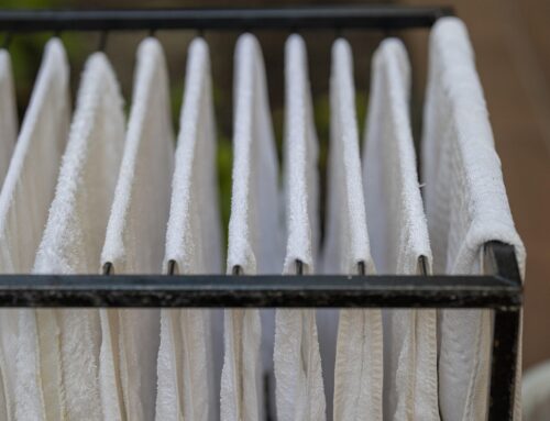 Nasse Handtücher im Bad trocknen: So werden deine Handtücher schnell trocken und bleiben frisch