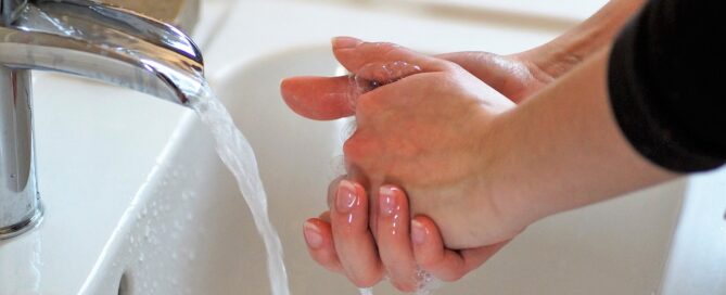Händewaschen mit kaltem oder warmem Wasser: Was wirklich gegen Keime hilft 2 Händewaschen