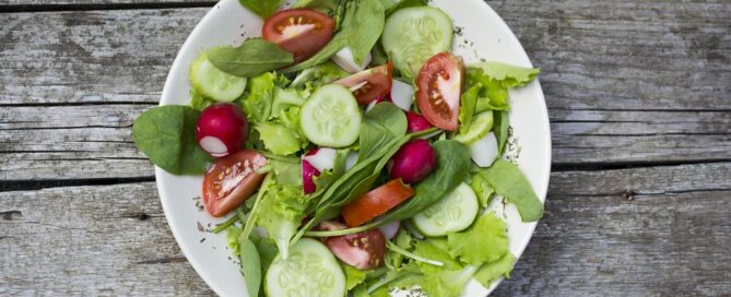 Ernährung umstellen: Mit diesen Vorsätzen klappt es wirklich 2 salat, vegetables, salad, healthy, green, fresh, to eat, nutrition, vegetarian, tomatoes, salat, salat, salat, salad, salad, salad, salad, salad